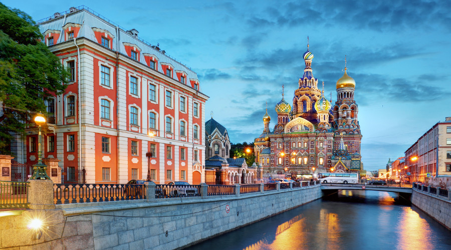 Best Online Platforms to Meet Ukrainian and Russian Women